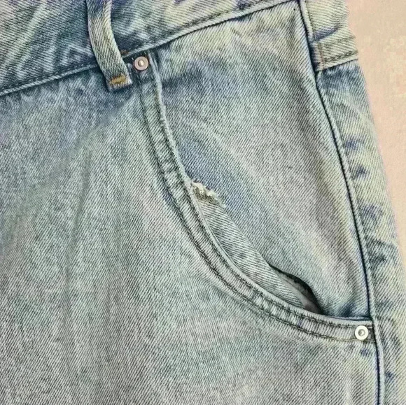 H&M Jeans Women's Size 14 High Waist Relaxed fit Faded Wash Tapered Leg - Picture 4 of 8